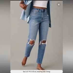 American Eagle Ripped Mom Jeans. Size 2